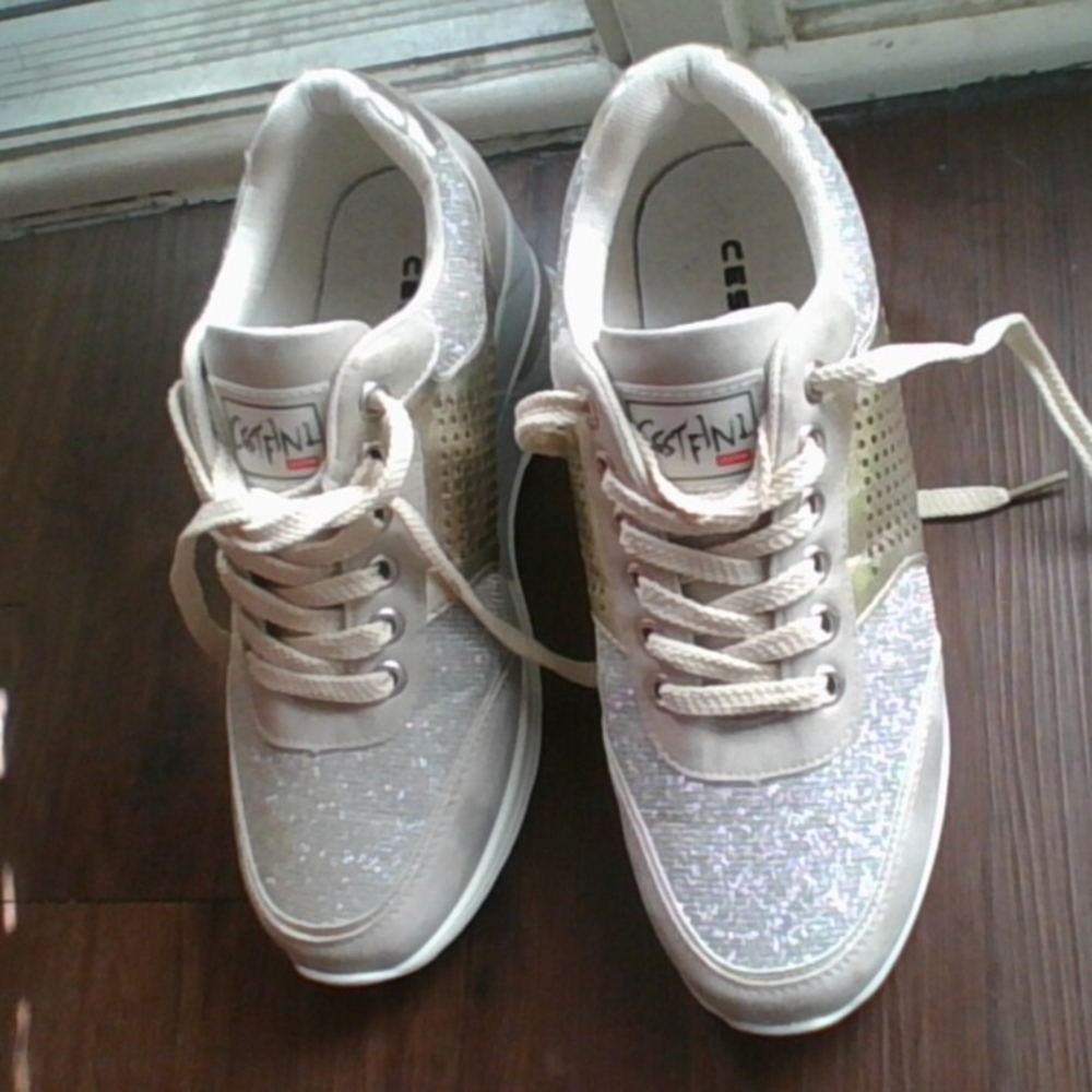 Sparkling Cream Sneakers for Women
